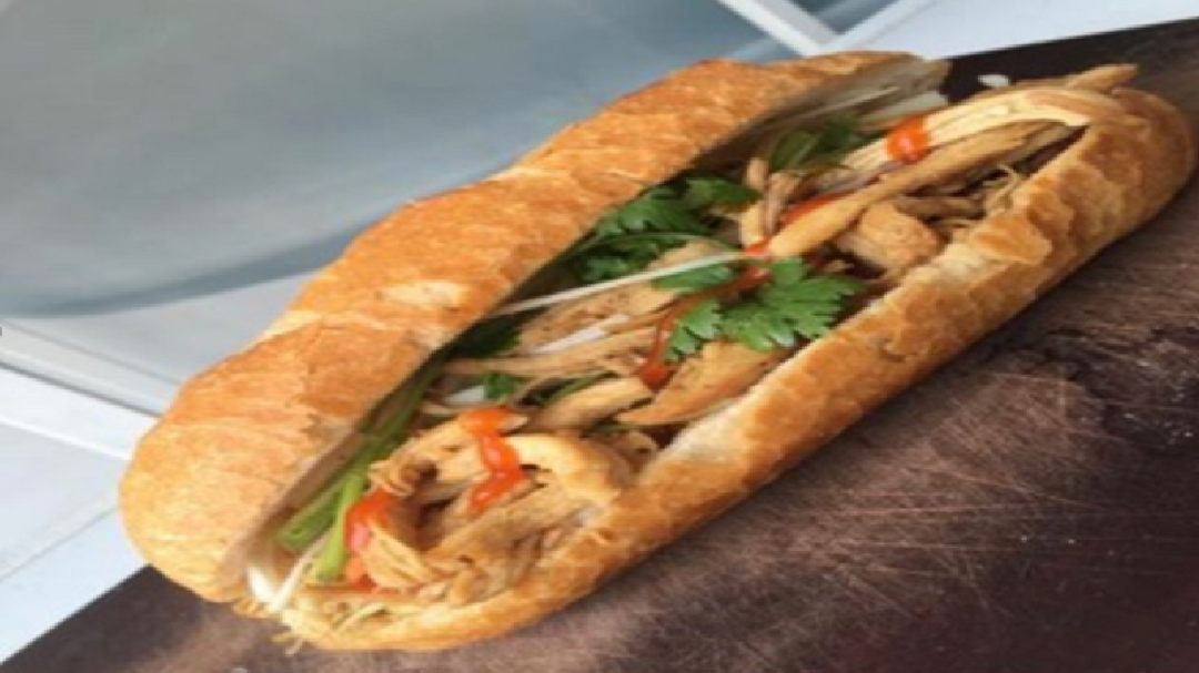 banh-mi-ga-quay