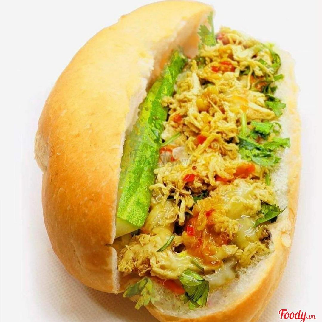 banh-mi-ga-rim-xe-va-nuoc-sam-hat-e-nha-am