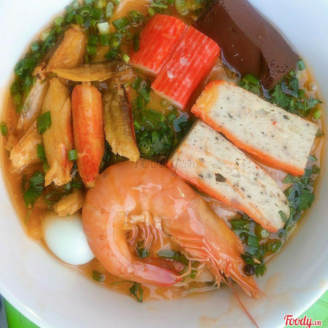 banh-canh-cua-tom-ac-biet