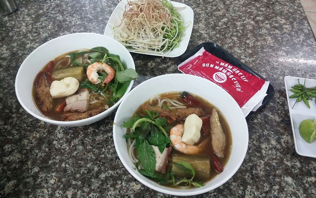 Bún-Mắm-Bạc-Liêu---421-Lạc-Long-Quân