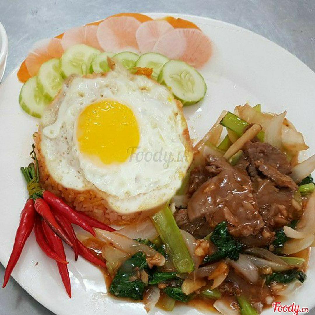 com-bo-xao-trung-op-la