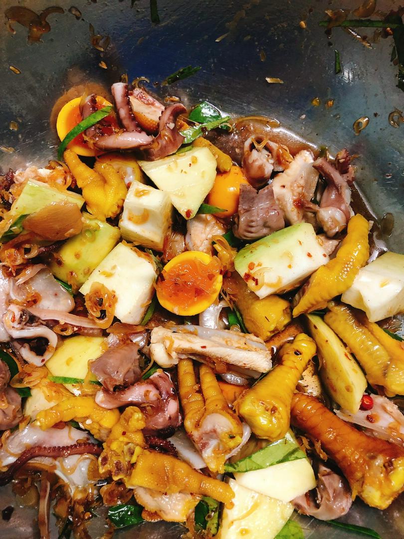 thap-cam-ac-biet-lac-sot