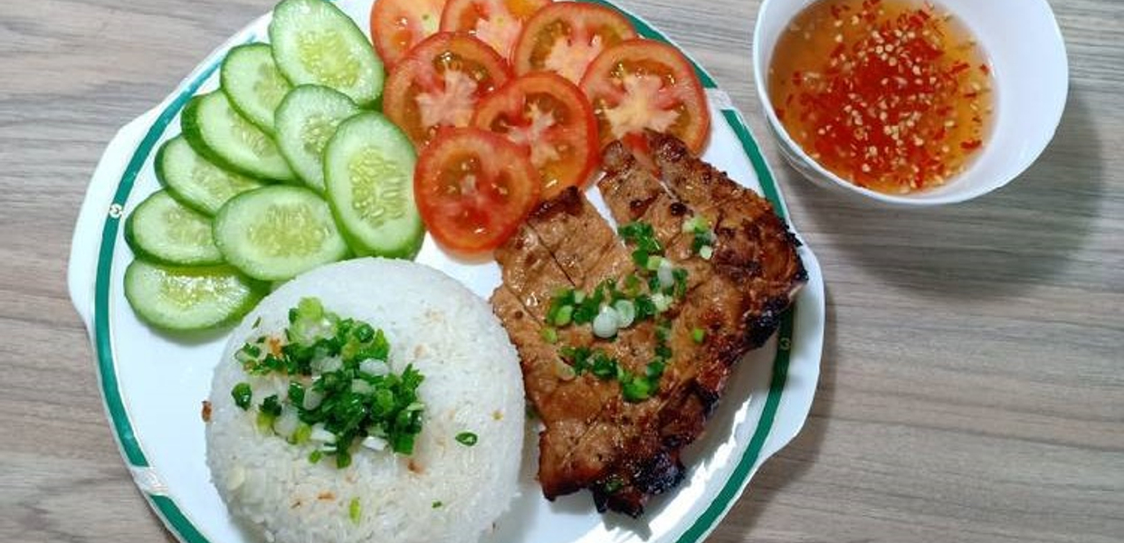 com-tam-tu-lun-com-tam-suon-nuong-uong-xtt32