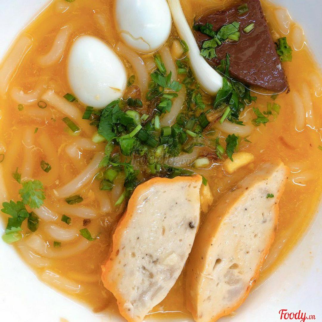 banh-canh-cha-bot-gao