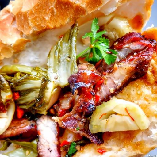 combo-1-banh-mi-suon-1-banh-mi-thit-nuong