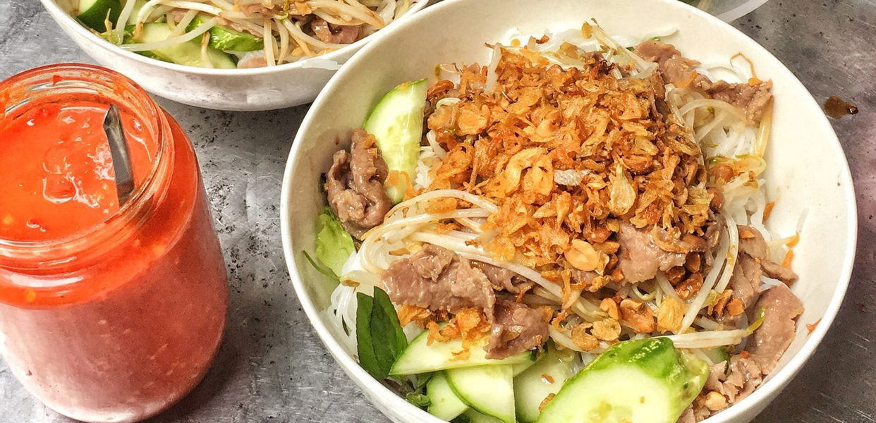 Bún-Bò-Nam-Bộ---Bát-Sứ