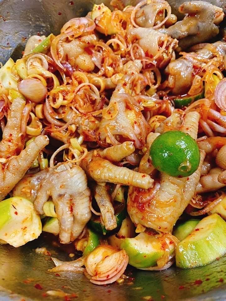 chan-ga-sot-thai-hu-1kg8