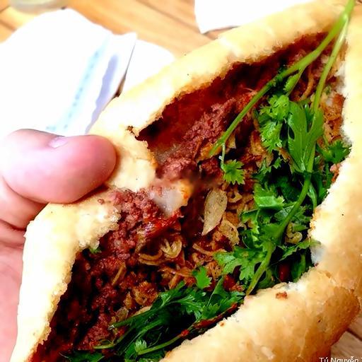 banh-mi-pate-lan-ong