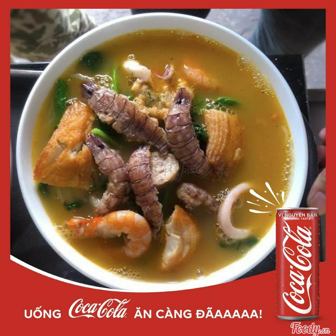 bun-hai-san-ac-biet-1-lon-coca-cola