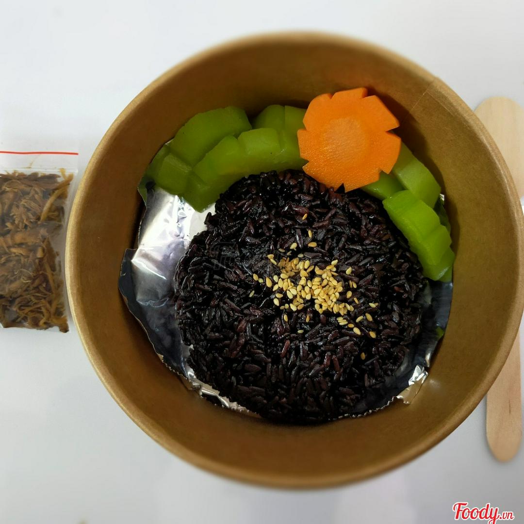 com-lut-chay-ruoc-nam