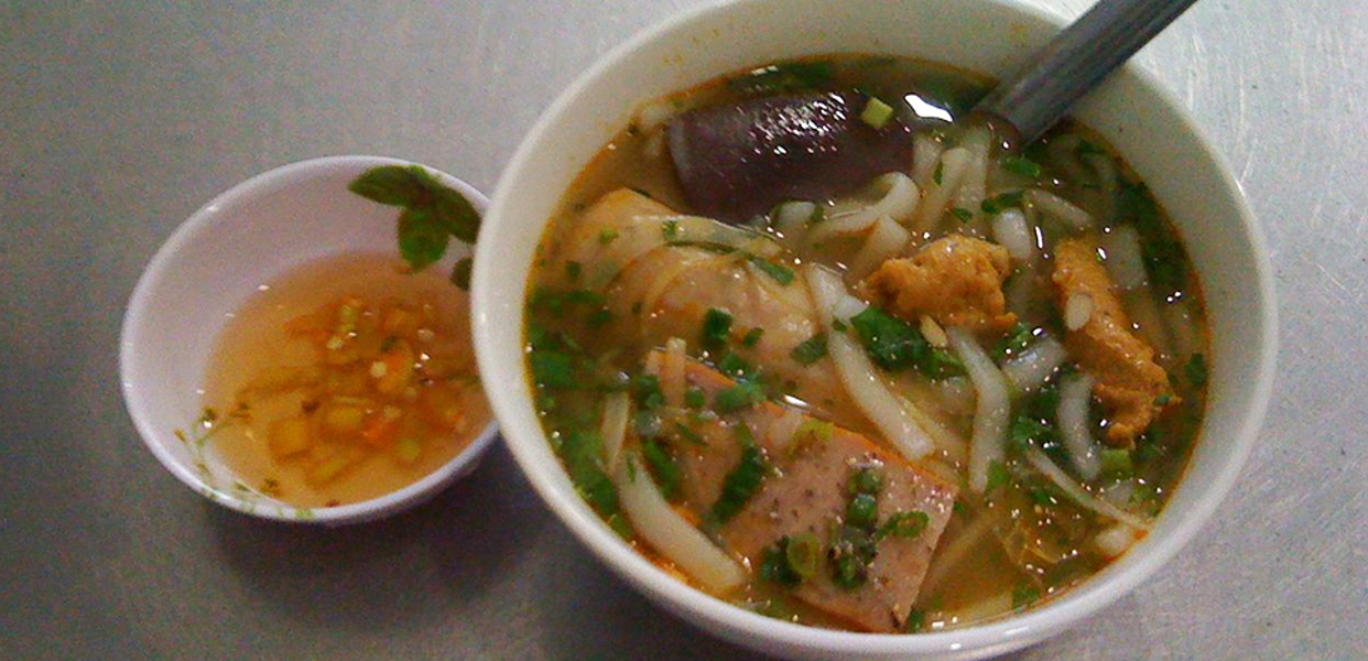 banh-canh-bot-gao-com-binh-dan-thang-long