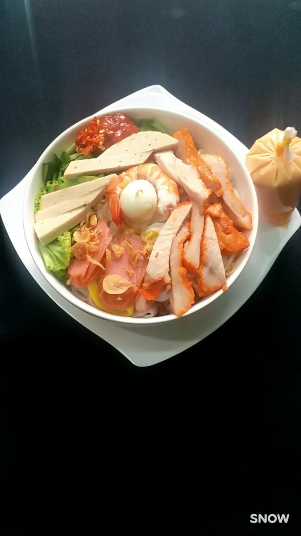 mi-quang-tron-le-thuong
