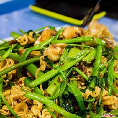 mi-goi-xao-rau-muong