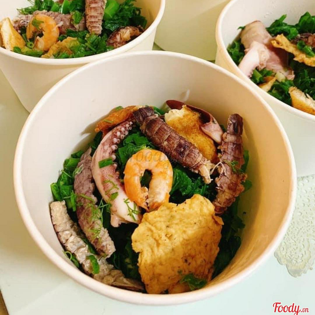 banh-a-trang-hai-san-ac-biet