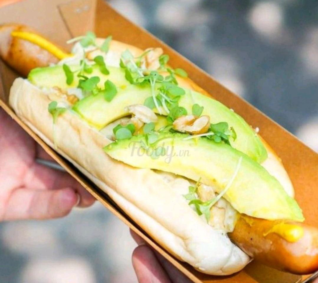 hotdog-bo-tuoi-sot-sua-chua