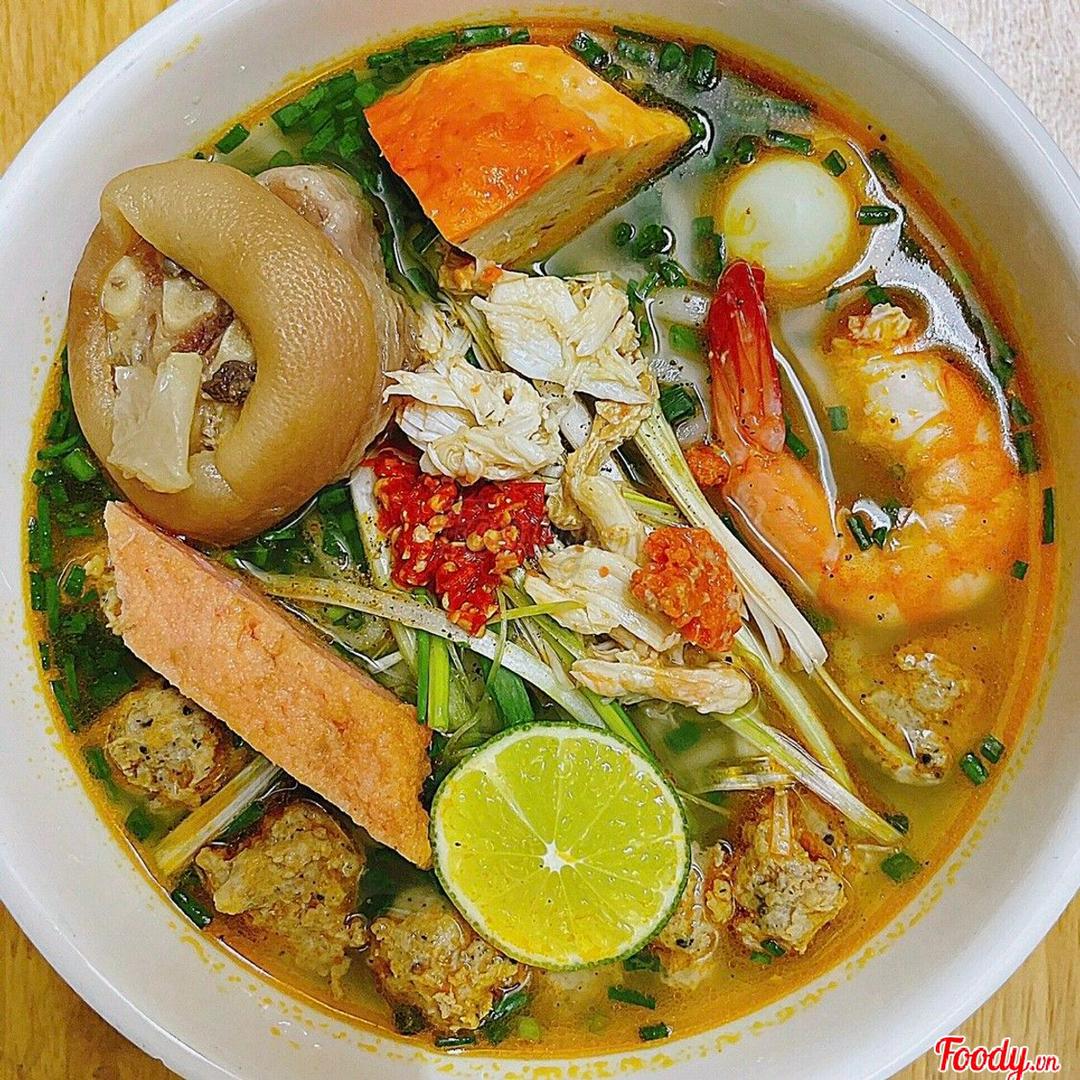 banh-canh-thap-cam-ac-biet