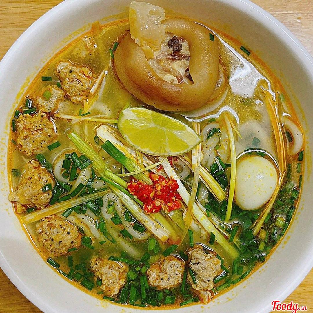 banh-canh-gio-heo