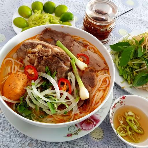 bun-bo-to-lon-co-gio