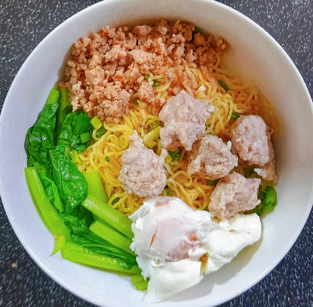 hu-tiu-5v-thit-vien-trung-chan-thit-bam