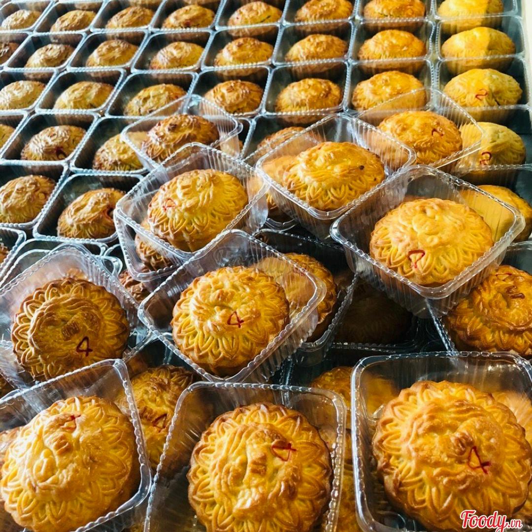 banh-trung-thu-chay-nhan-dua-khong-trung