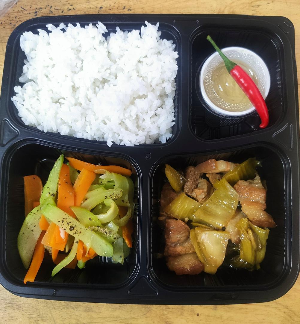 com-ba-roi-kho-cai-chua