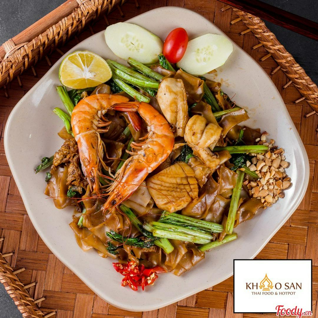 pho-sot-nau-xao-hai-san-kieu-thai