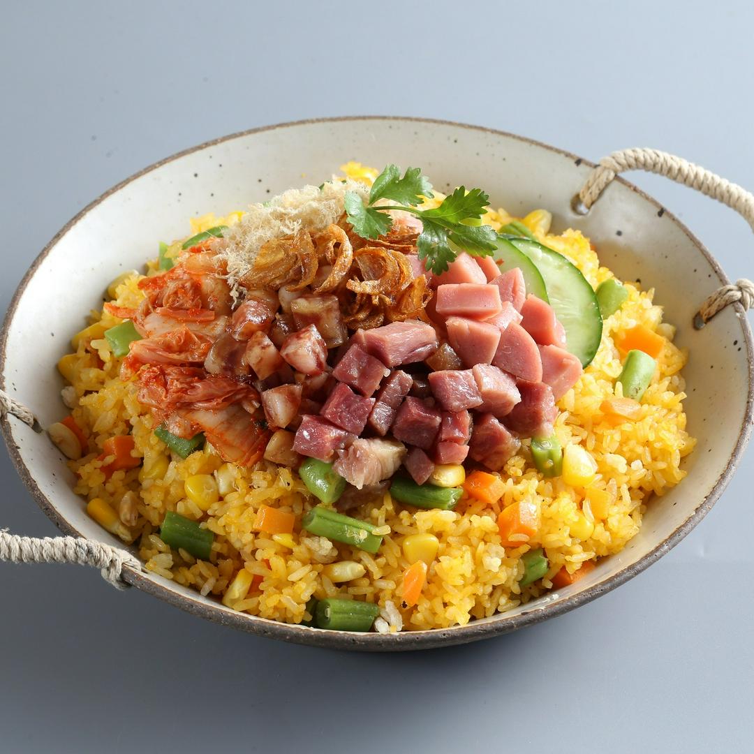 com-rang-kim-chi-ac-biet-canh-nuoc-tuy-chon