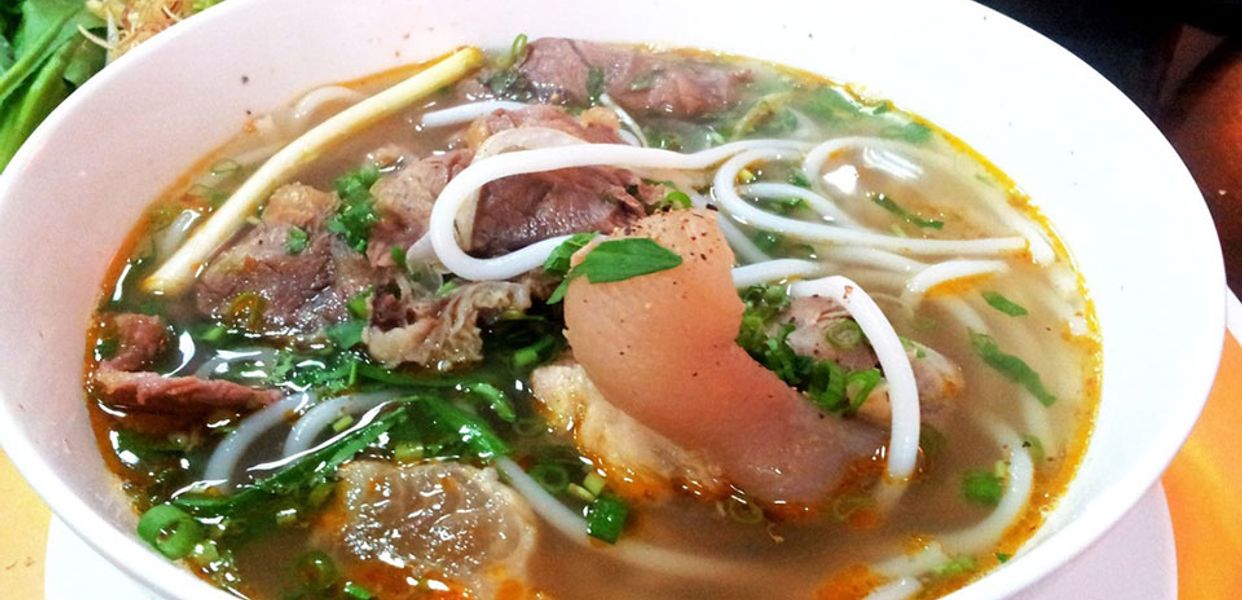 kieu-gia-bun-bo-hue-va-banh-canh-nguyen-tuan
