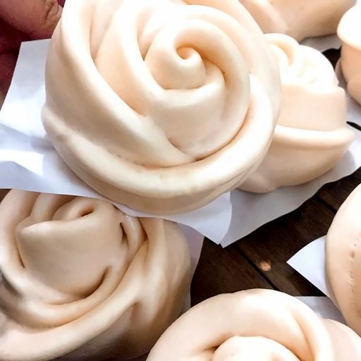 banh-bao-chay-hoa-hong