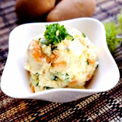 salad-khoai-tay-sot-kem-trung-kieu-nhat