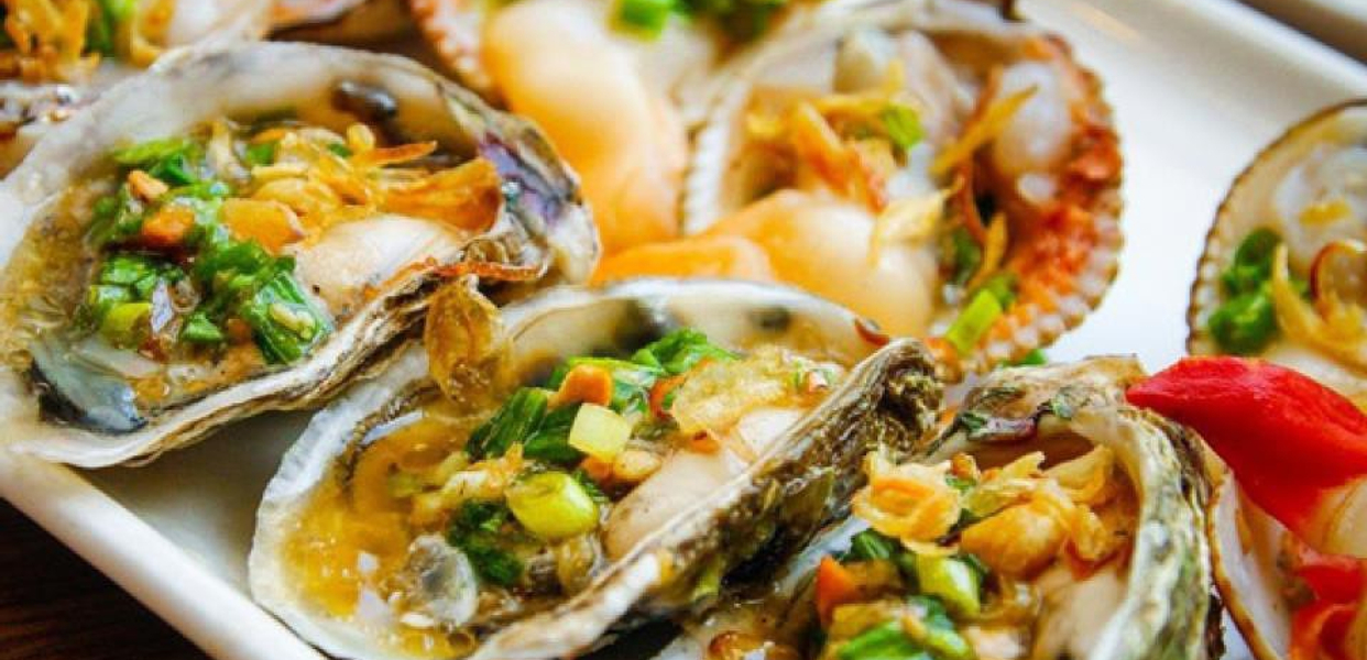 quan-chuyen-nam-bo-hai-san-nuong-ai-la