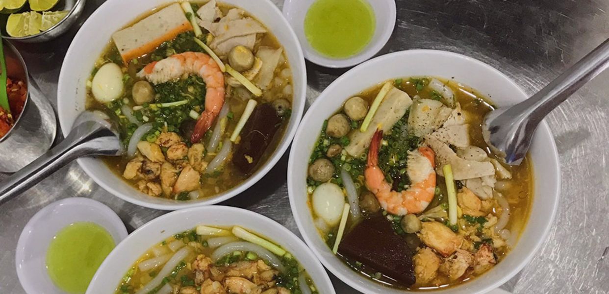 banh-canh-cua-bui-inh-tuy