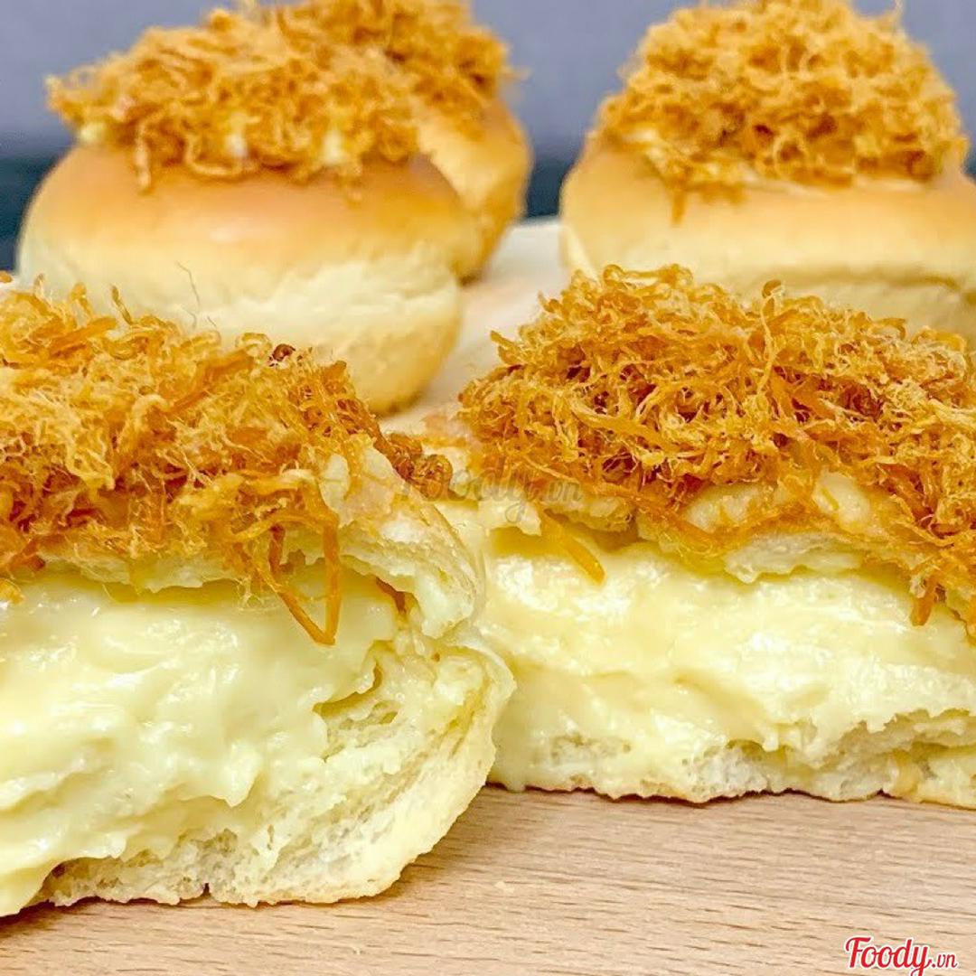 banh-mi-pho-mai-tan-chay-beo-ngay