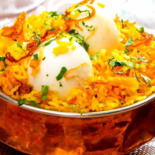 egg-briyani-trung-xao-voi-com-ni-an-o