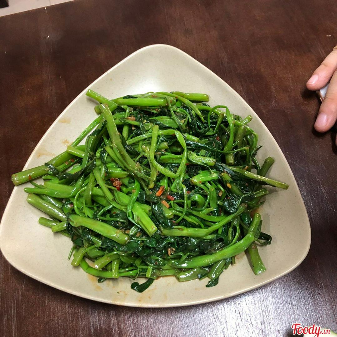 rau-muong-xao-ruoc-tom