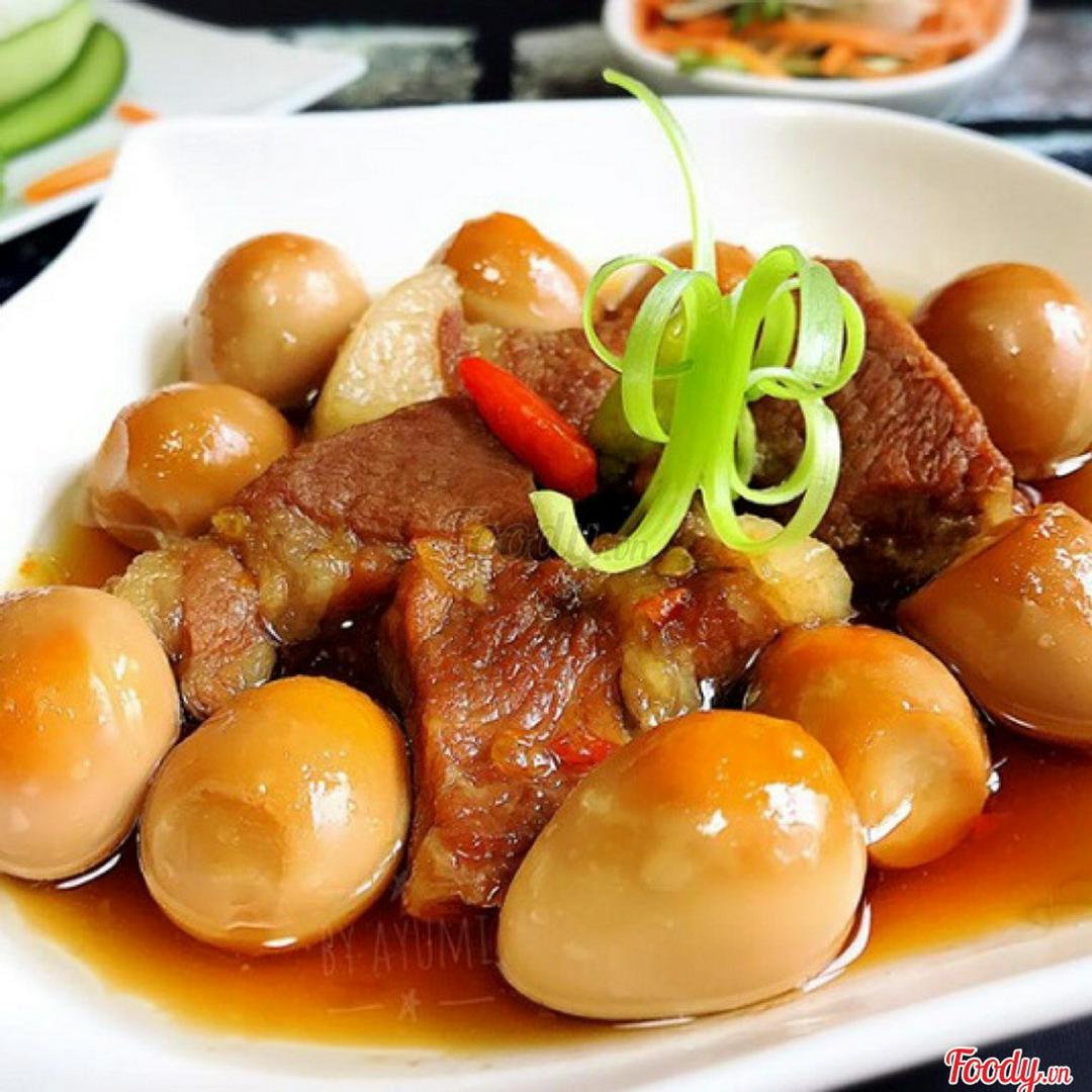 com-thit-kho-trung