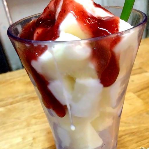 sua-chua-deo-xat-mieng-dau-tay