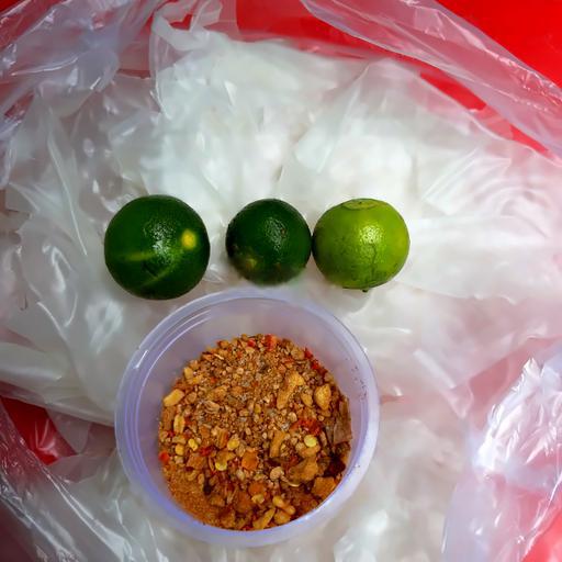 banh-trang-phoi-suong-cham-muoi-tac