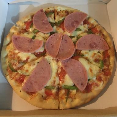 pizza-xuc-xich-bo-30cm