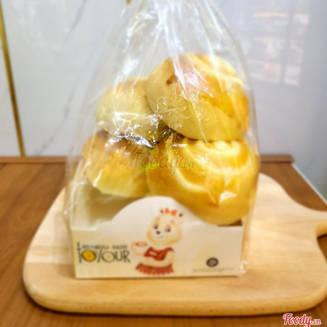 banh-mi-pho-mai-sua-sieu-hot-5-o-hop