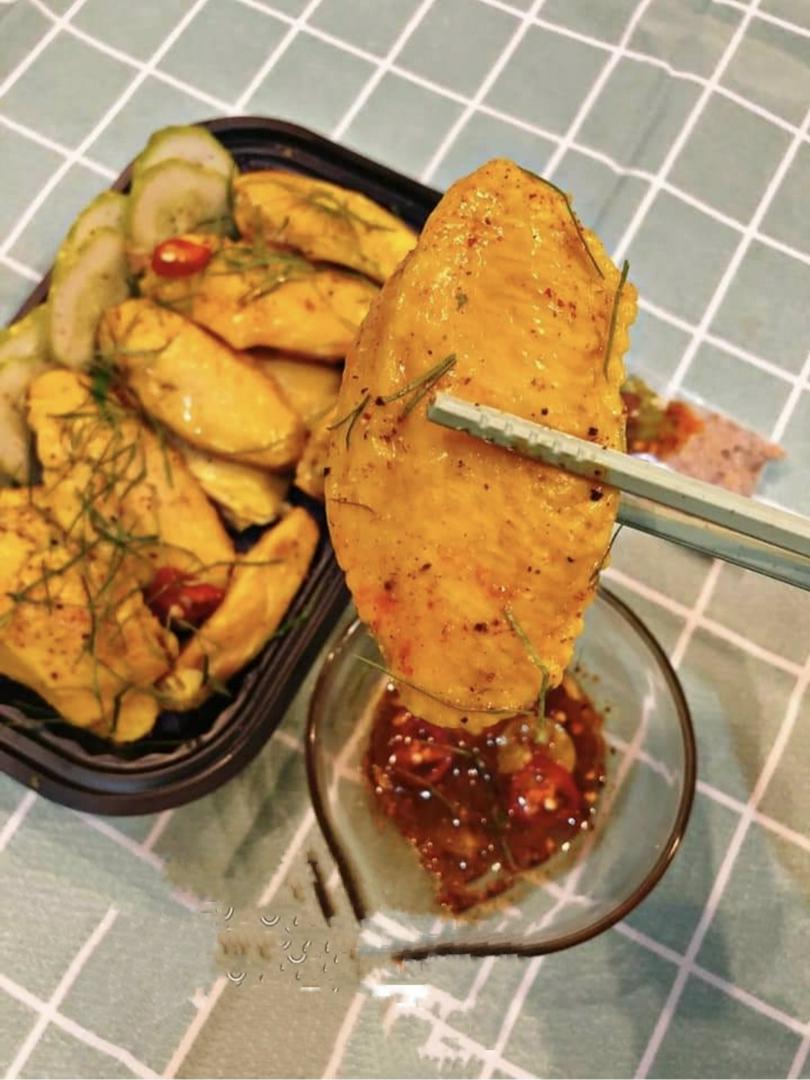 canh-ga-khuc-giua-u-muoi-500gr-sot-cham