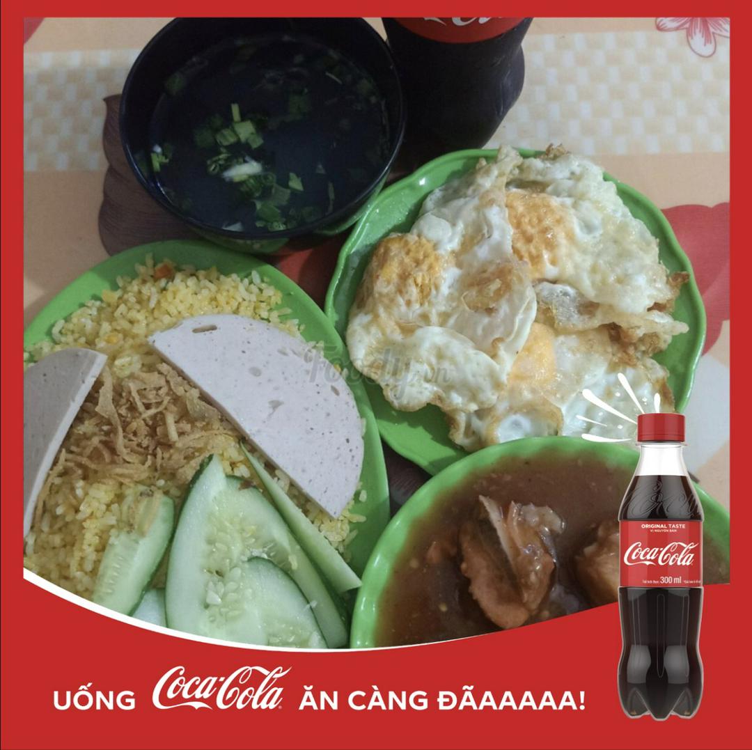 com-rang-sot-suon-coca-trung-op-kem-rau