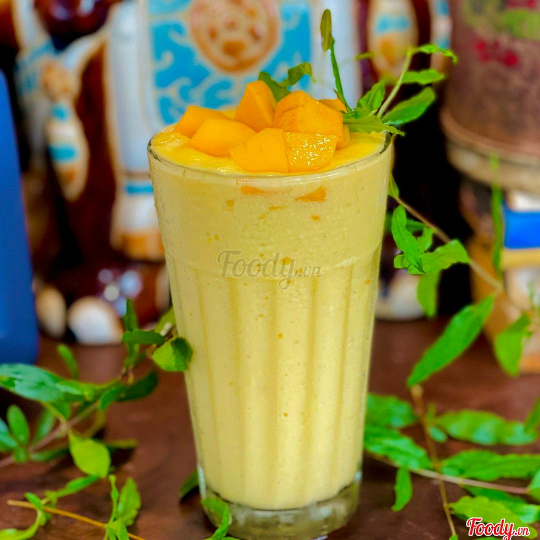 mango-smoothie