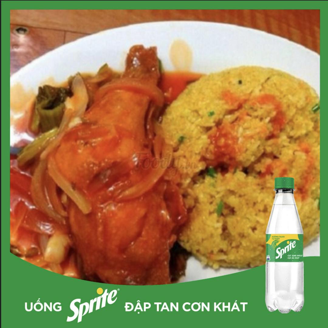 com-rang-ga-rut-xuong-sprite-trung-op-kem-rau