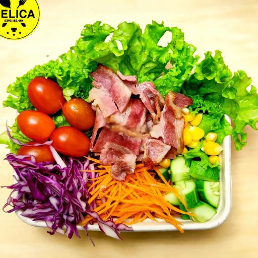salad-bacon-ba-roi-xong-khoi-kem-sot-sot-me-rang-sot-pho-mai-sot-thousand
