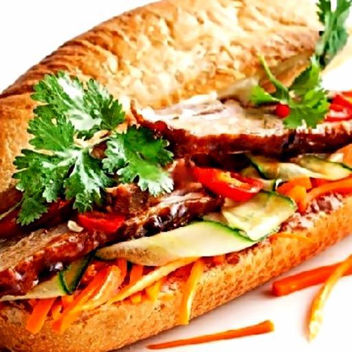 banh-mi-cha-ca-op-la