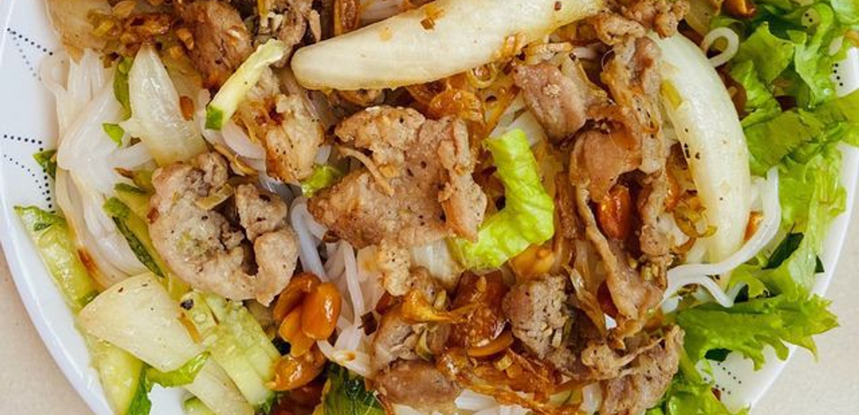 soc-chef-bun-thit-xao-cach-mang-thang-8