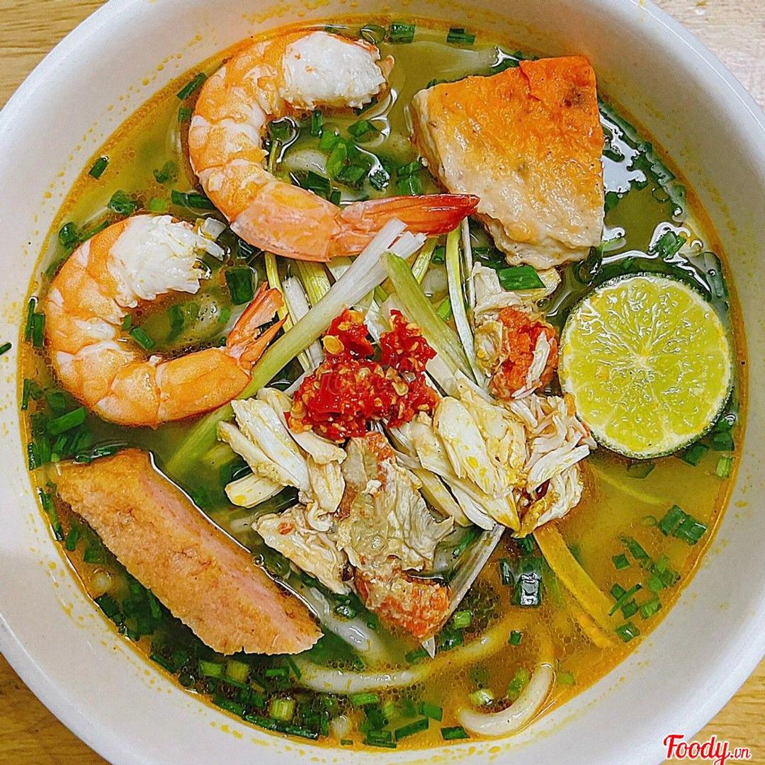 banh-canh-hai-san