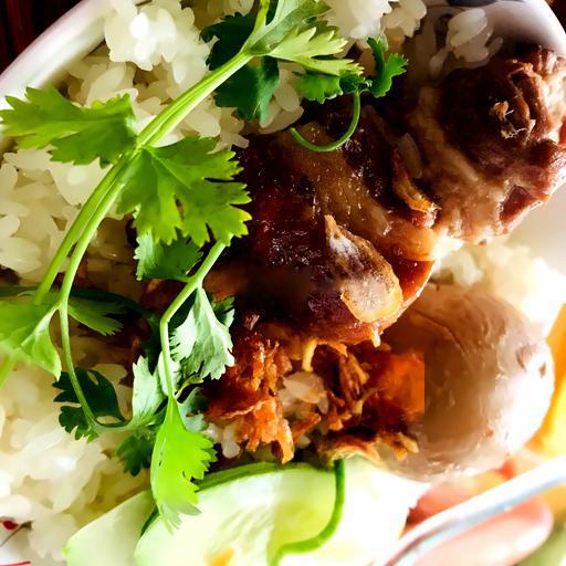 xoi-trung-thit-kho-tau