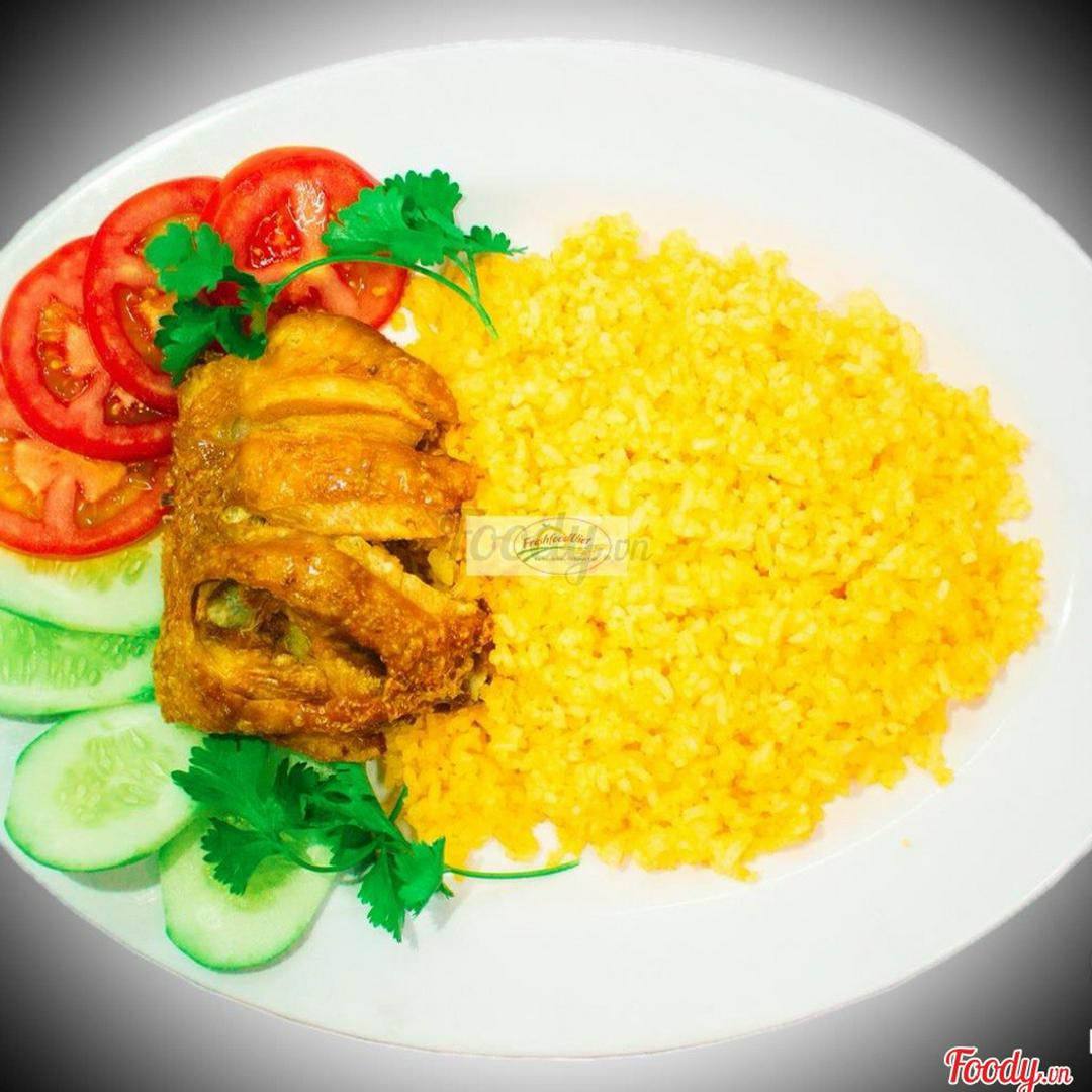 com-chien-uc-ga-nho-1-trung-op-la